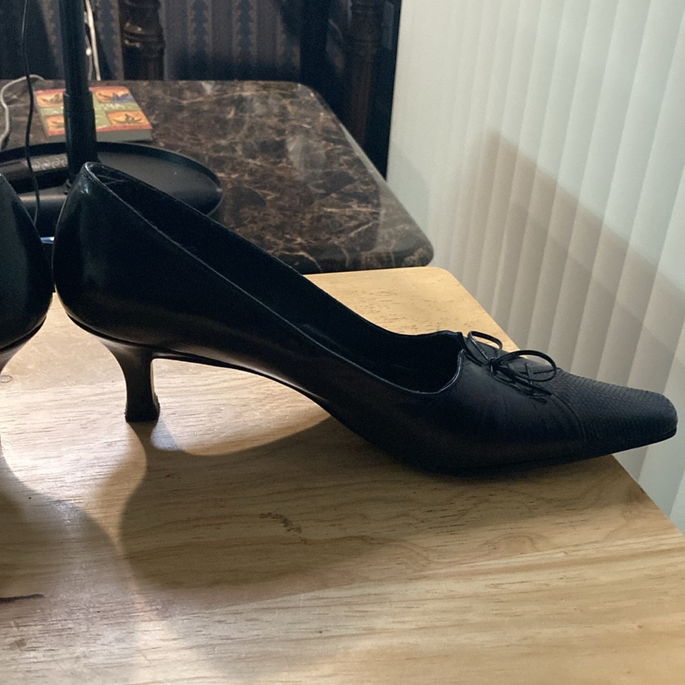 Stuart Weitzman-size 6AAA - Picture 5 of 6